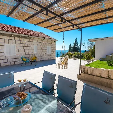 Golden Seaview Holiday Home Mlini Exterior photo