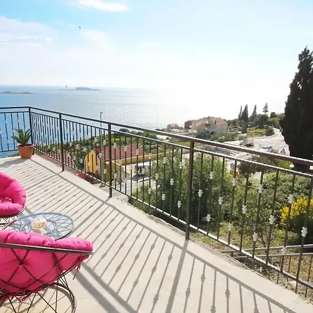 Golden Seaview Holiday Home Mlini Exterior photo