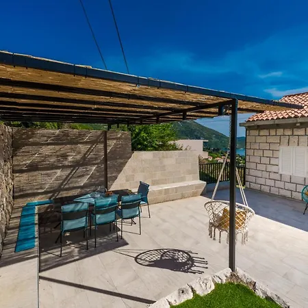 Golden Seaview Holiday Home Mlini Exterior photo