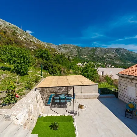 Golden Seaview Holiday Home Mlini Exterior photo
