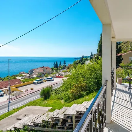 Golden Seaview Holiday Home Mlini Exterior photo
